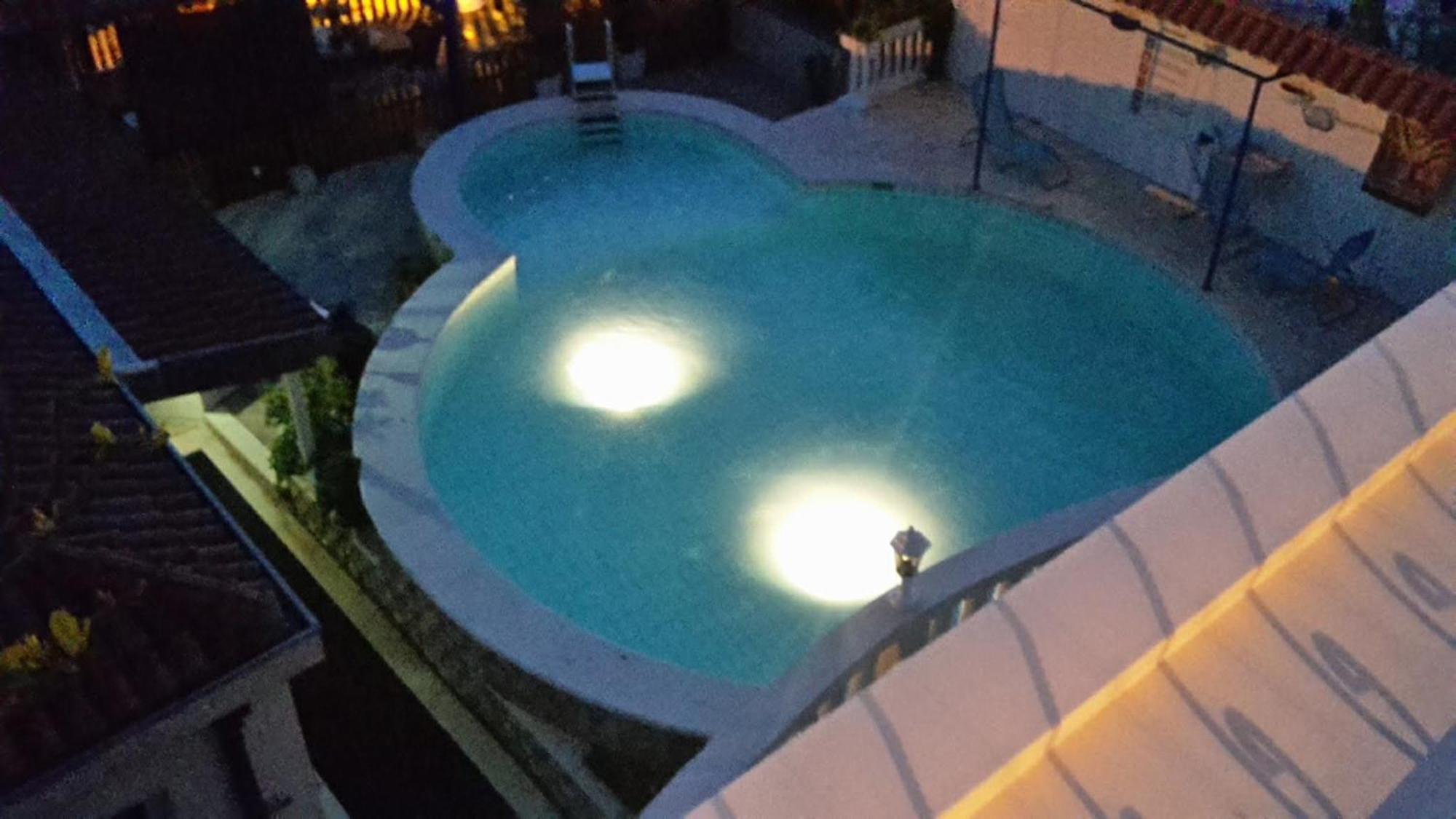 Villa Elit Dugi Rat Bilik gambar