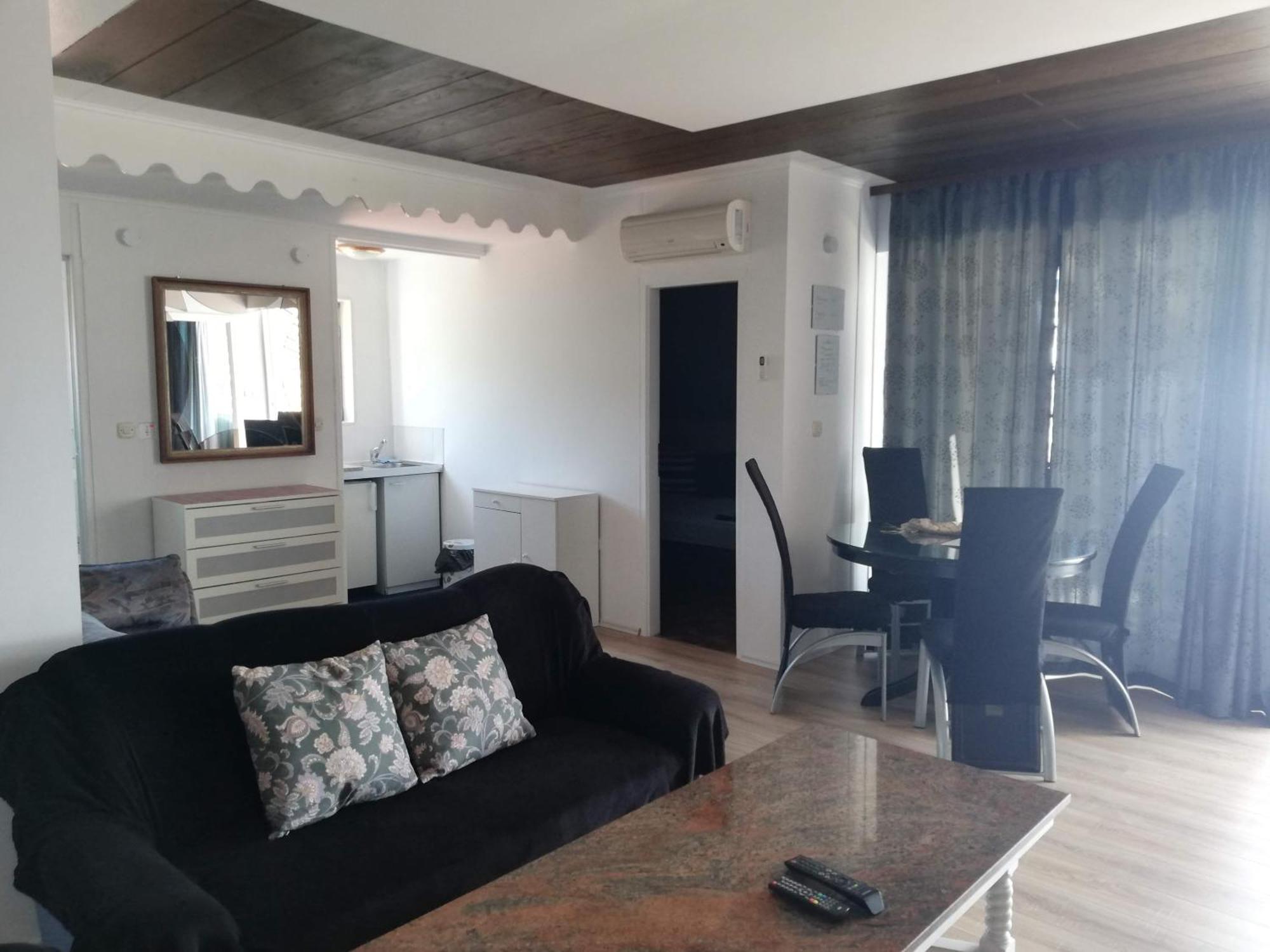 Villa Elit Dugi Rat Bilik gambar